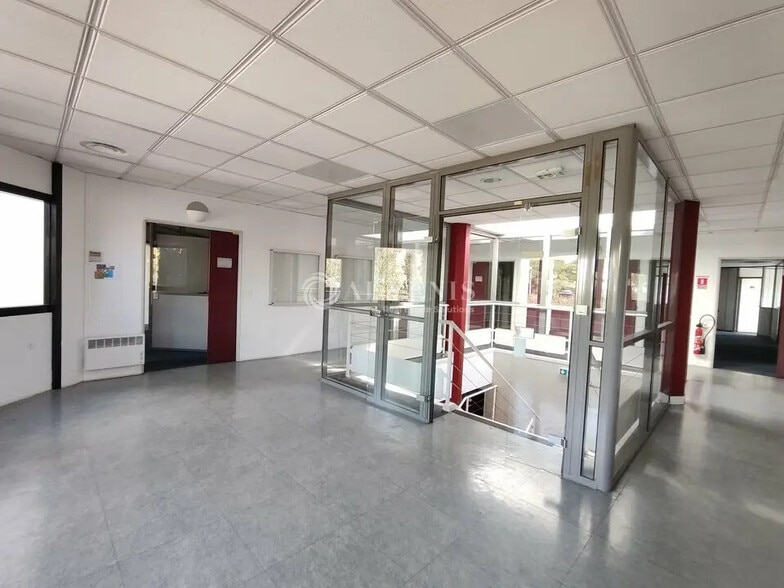 Office in Montpellier for lease - Interior Photo - Image 2 of 6