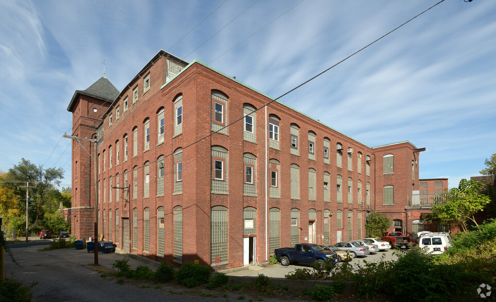 250 Esten Ave, Pawtucket, RI for lease - Building Photo - Image 1 of 6