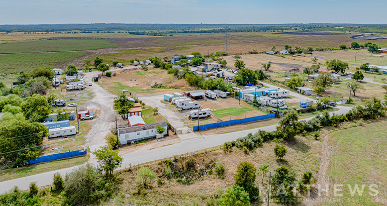 4909 Tucker Hill Ln, Cedar Creek, TX for sale - Primary Photo - Image 1 of 3