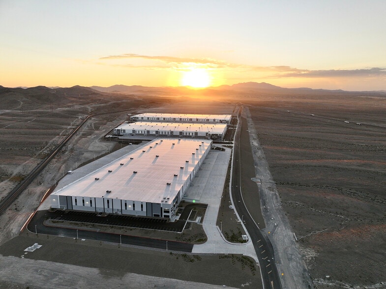 I-15 & N Hollywood, North Las Vegas, NV for lease - Aerial - Image 1 of 4