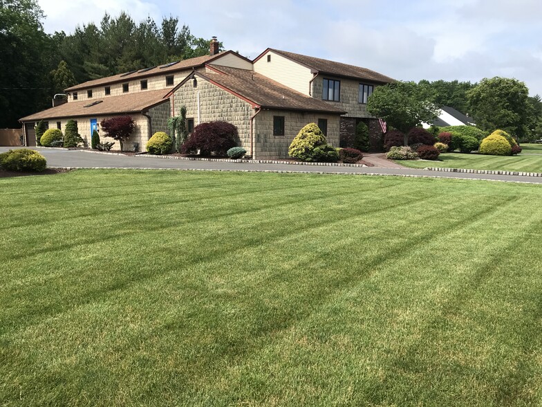 2 Lori St, Monroe Township, NJ for sale - Primary Photo - Image 1 of 1