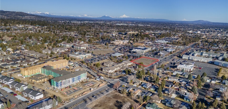 1221 NE Medical Center Dr, Bend, OR for sale - Building Photo - Image 1 of 4