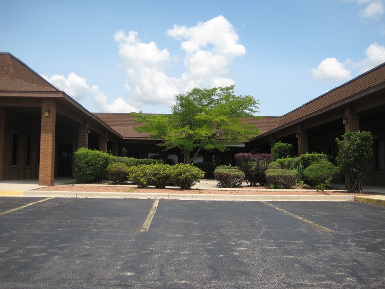 1005 W Laraway Rd, New Lenox, IL for sale - Building Photo - Image 1 of 1