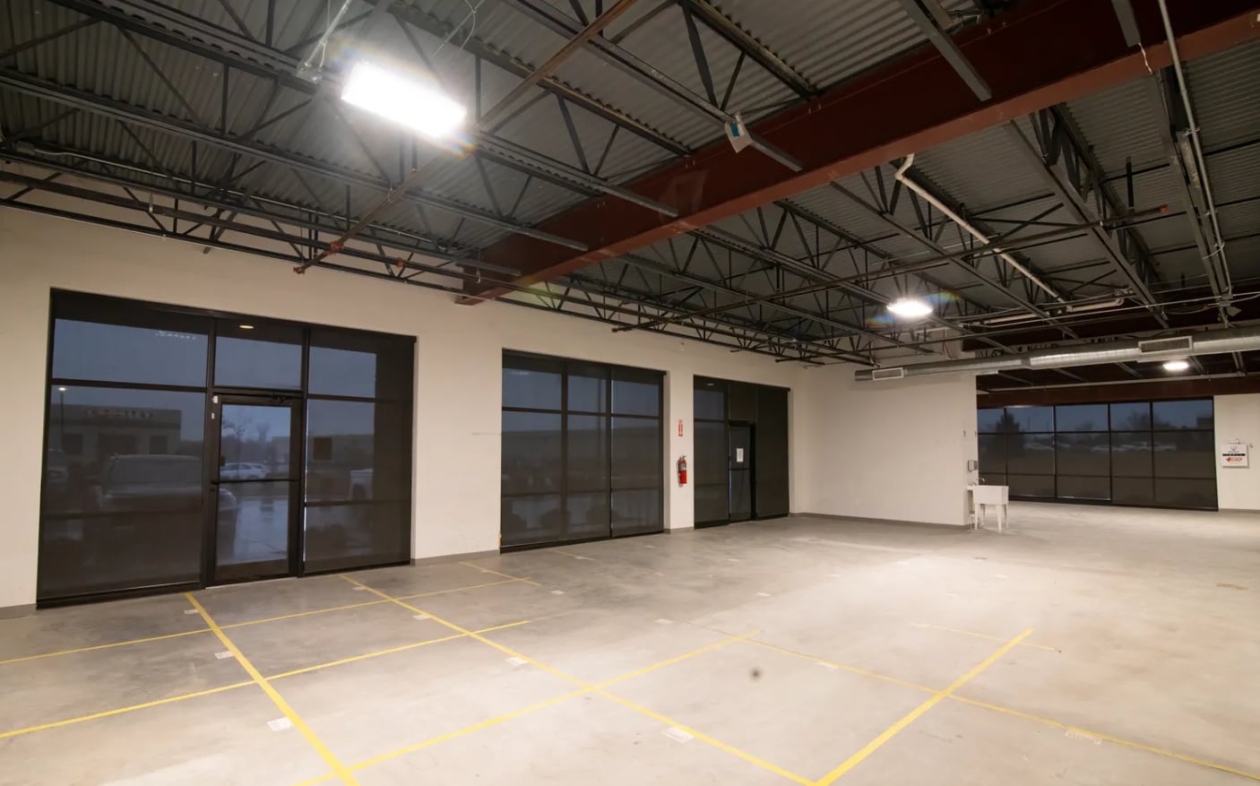 40 Kingbrook Pky, Simpsonville, KY for lease Interior Photo- Image 1 of 7