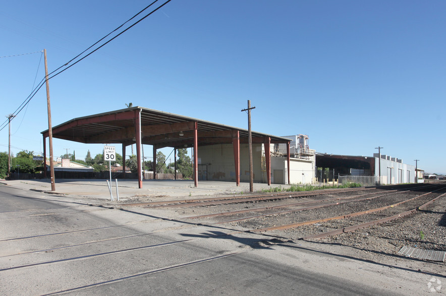 401 S 1st St, Exeter, CA for sale - Building Photo - Image 1 of 1