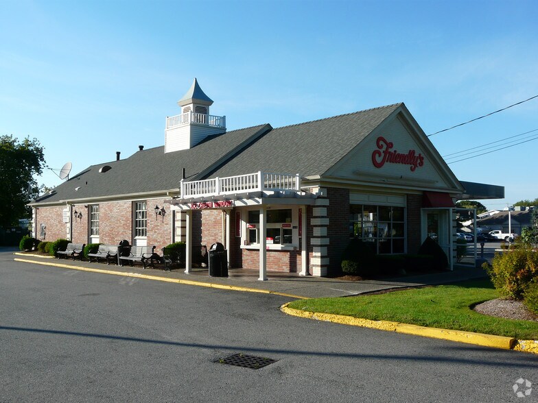 631 Dartmouth St, Dartmouth, MA for sale - Primary Photo - Image 1 of 1