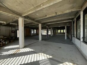 Office in Villefranche-sur-Saône for lease Interior Photo- Image 2 of 5