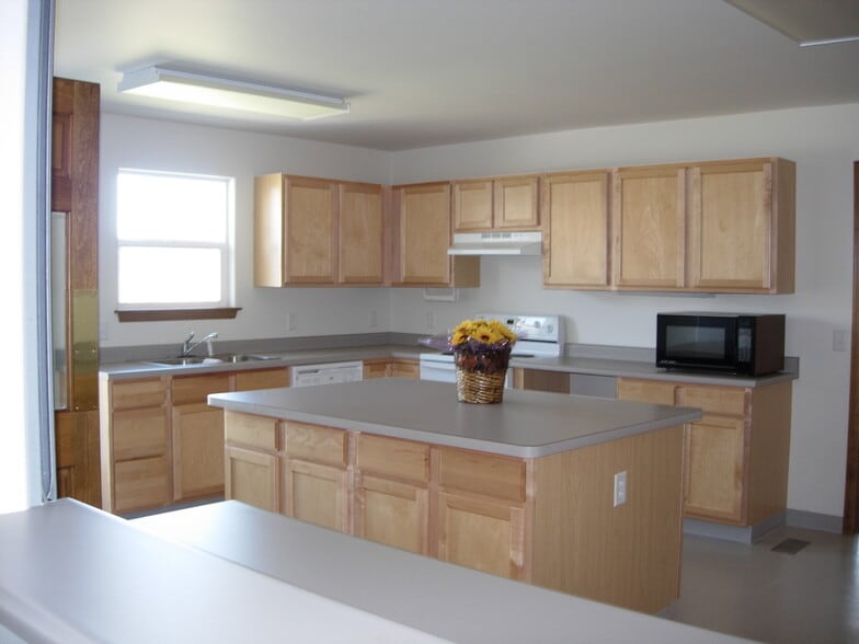 255 E 8th Ave, Akron, CO for sale - Interior Photo - Image 3 of 6