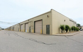 35500-35580 Mound Rd, Sterling Heights, MI for lease Building Photo- Image 2 of 5