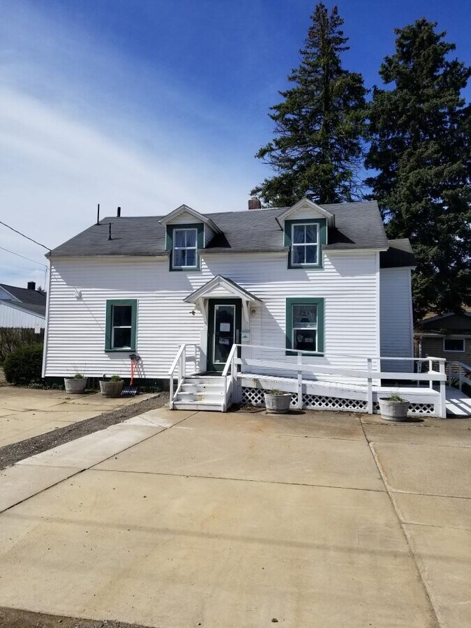 3026 Cherry St, Erie, PA 16508