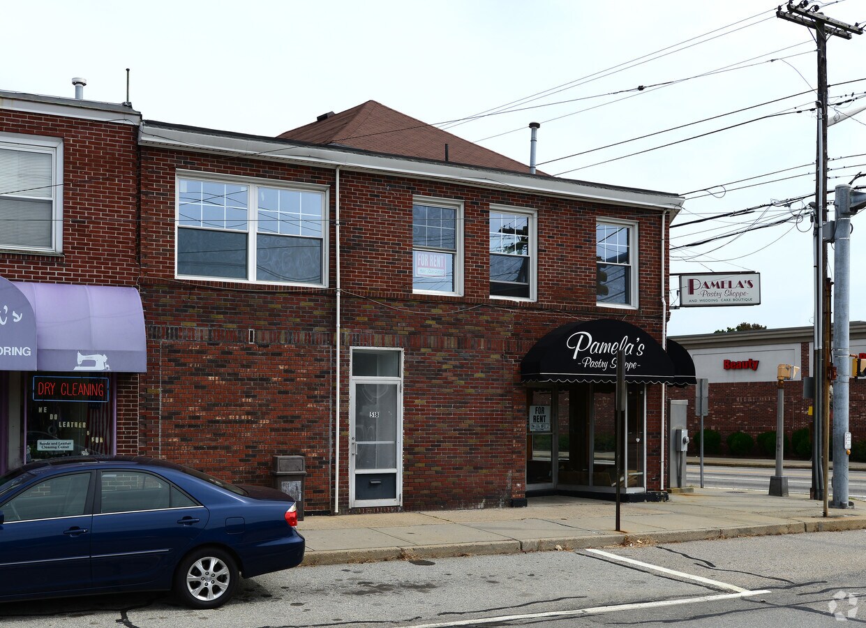 516 Armistice Blvd, Pawtucket, RI 02861