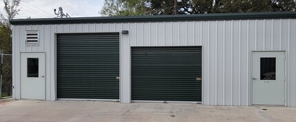 1706 Dungan Ln, Austin, TX for lease Building Photo- Image 2 of 5