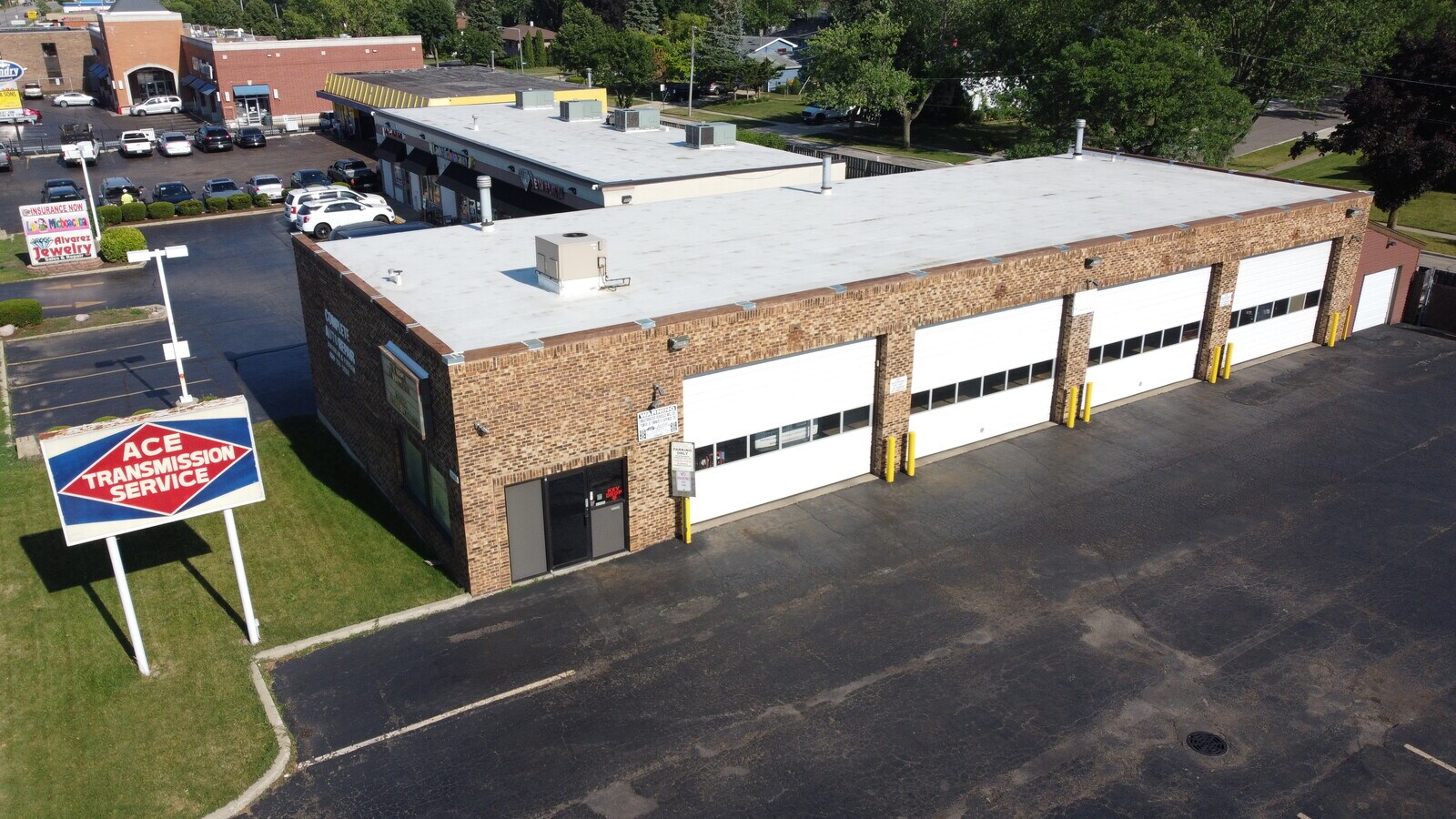 2107 Irving Park Rd, Hanover Park, IL 60133