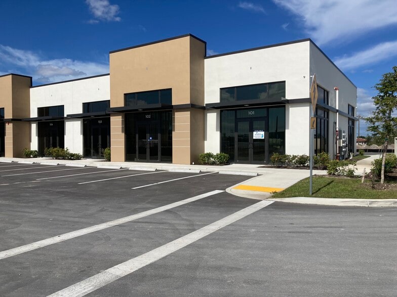 1260 NE 8th St, Cape Coral, FL for lease - Building Photo - Image 3 of 12