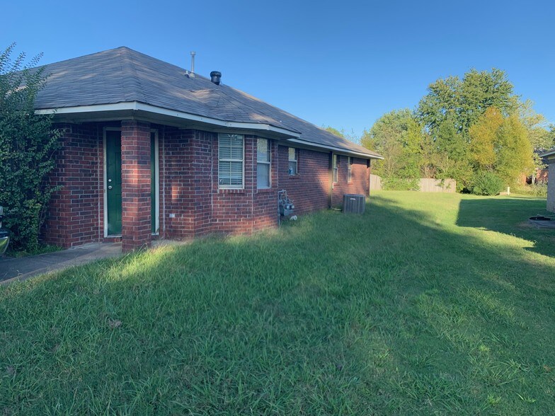 380 S Davis St, Conway, AR for sale - Primary Photo - Image 1 of 1