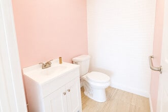 3251-3255 NW 183rd St, Opa-locka, FL for lease Interior Photo- Image 2 of 2