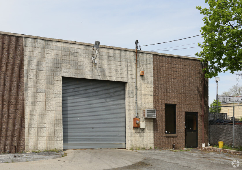 16 Saint Johns Pl, Freeport, NY for lease - Building Photo - Image 3 of 3