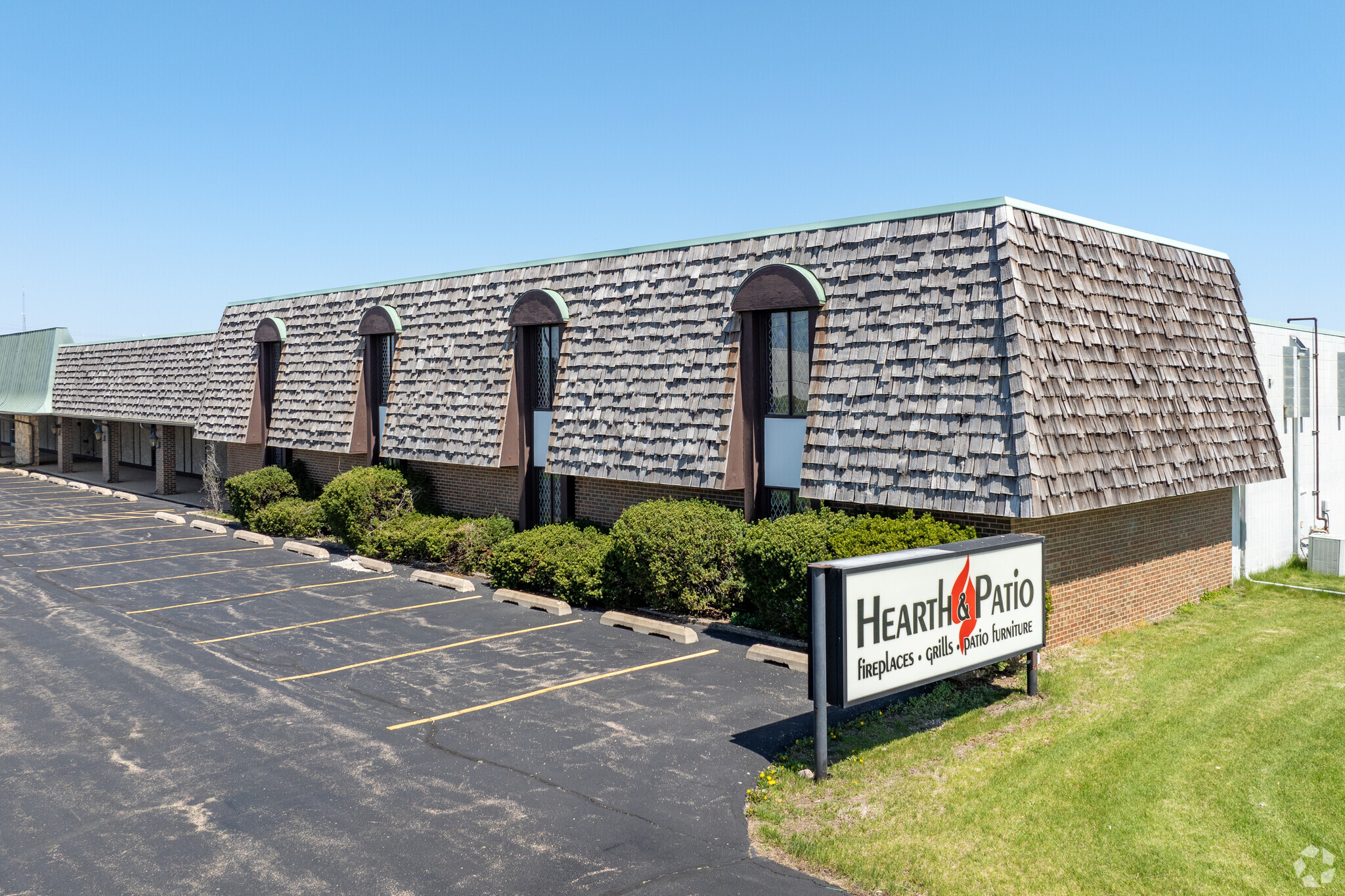 8304-8320 N University St, Peoria, IL for lease Building Photo- Image 1 of 5