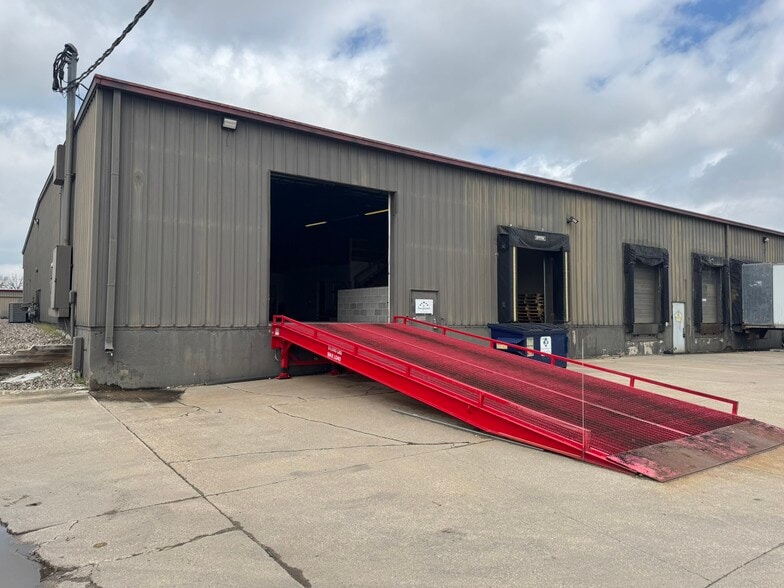 5034 Park Ave, Des Moines, IA for lease - Building Photo - Image 2 of 9