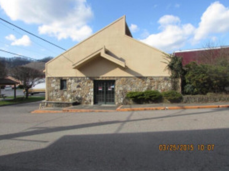 132 McClure Ave, Clintwood, VA 24228