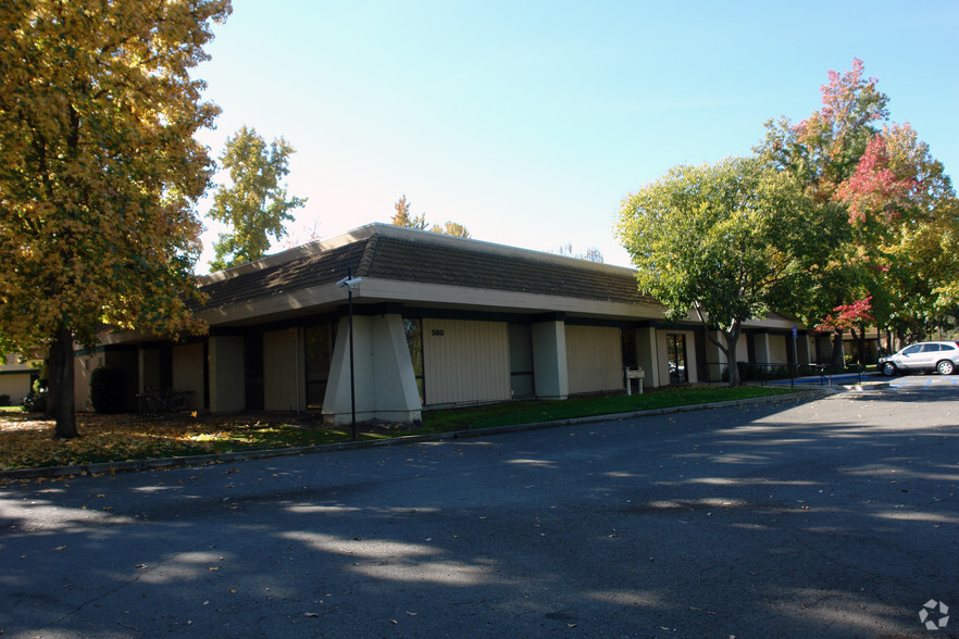 570 Lennon Ln, Walnut Creek, CA for lease - Primary Photo - Image 1 of 8