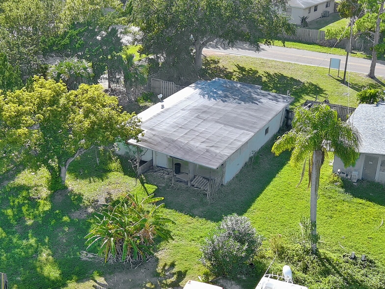 426 S Plumosa St, Merritt Island, FL for sale - Primary Photo - Image 1 of 20