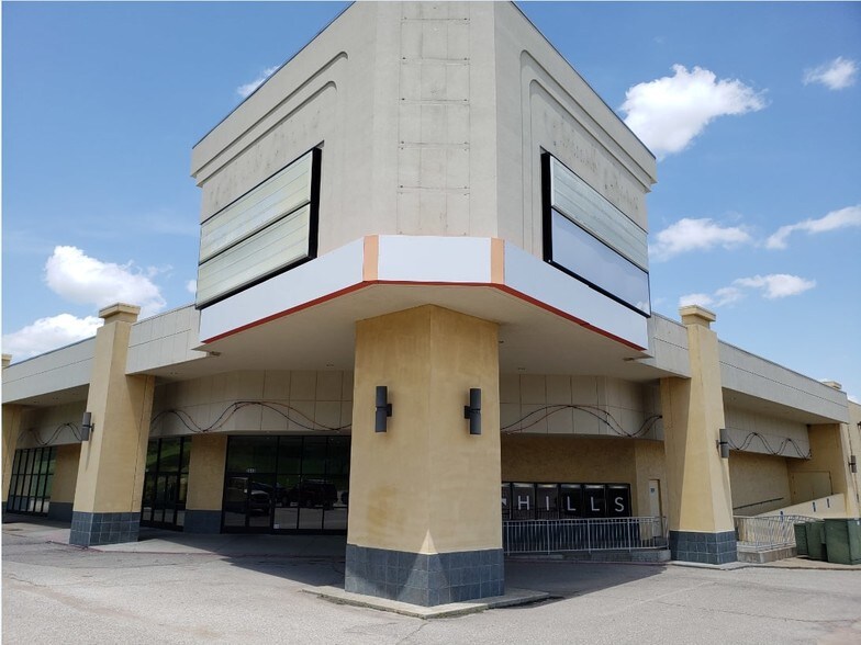 2610 Farm Bureau Rd, Manhattan, KS 66502