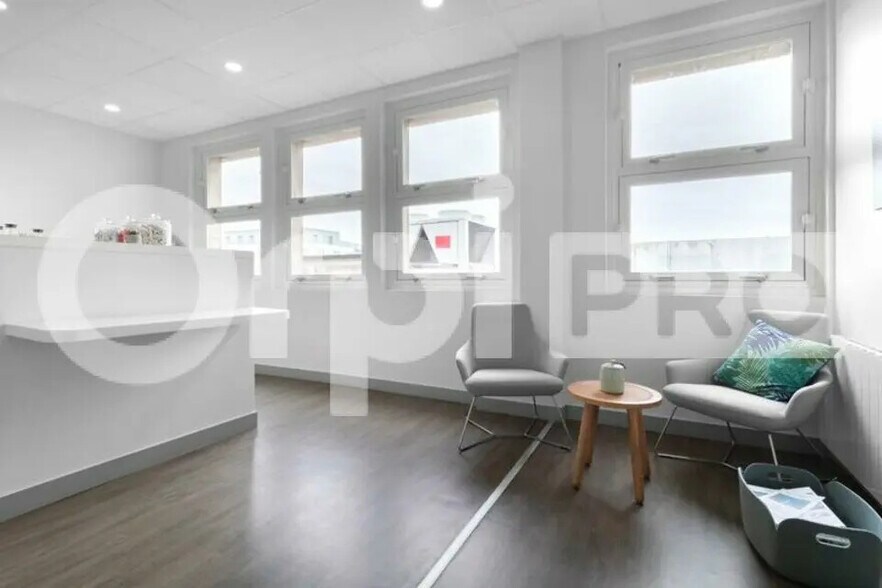 47 Place Alphonse Fiquet, Amiens for lease - Building Photo - Image 3 of 25