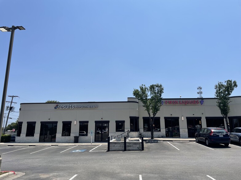 102 Wonder World Dr, San Marcos, TX for lease - Building Photo - Image 3 of 8