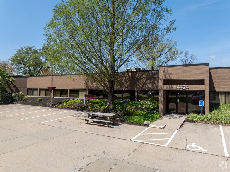 4420 & 4440 Carver Woods Dr portfolio of 2 properties for sale on LoopNet.com - Building Photo - Image 1 of 6