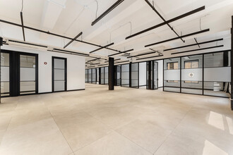 240 W 37th St, New York, NY for lease Interior Photo- Image 2 of 9