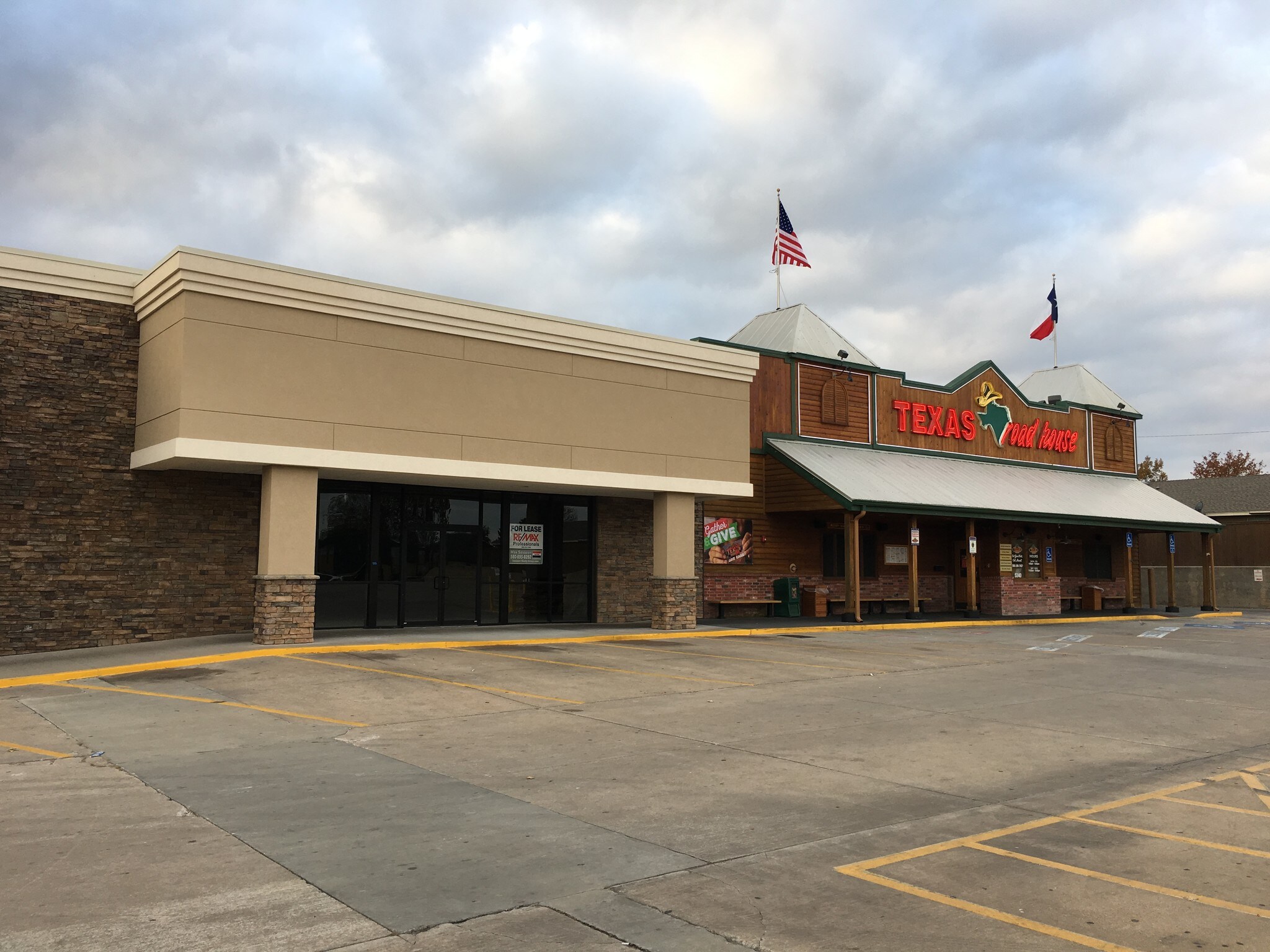 5312 NW Cache Rd, Lawton, OK 73505 Townwest Shopping Center