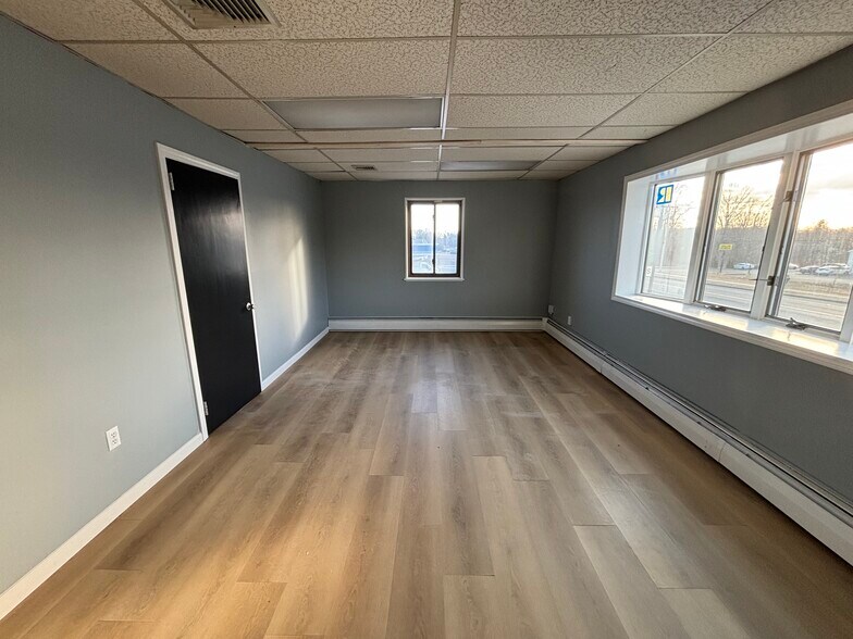 542-544 Main St, Cromwell, CT for lease - Building Photo - Image 3 of 20