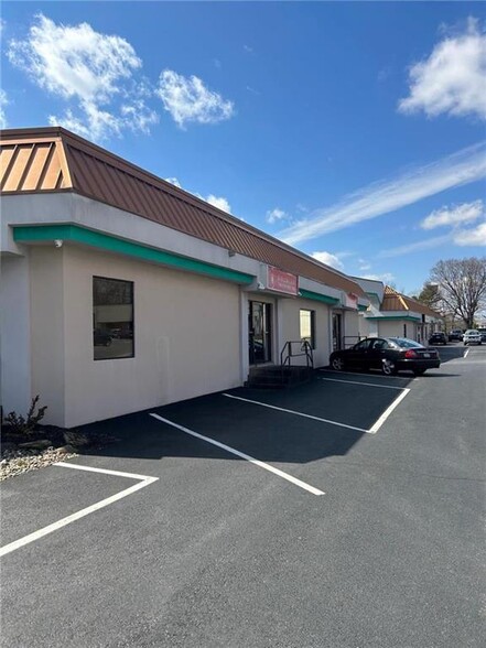 1710 MacArthur Rd, Whitehall, PA for lease - Building Photo - Image 1 of 9