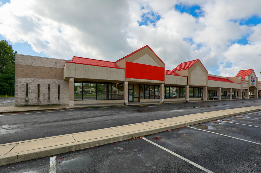 320-340 W Main St, Leola, PA for sale - Building Photo - Image 1 of 1