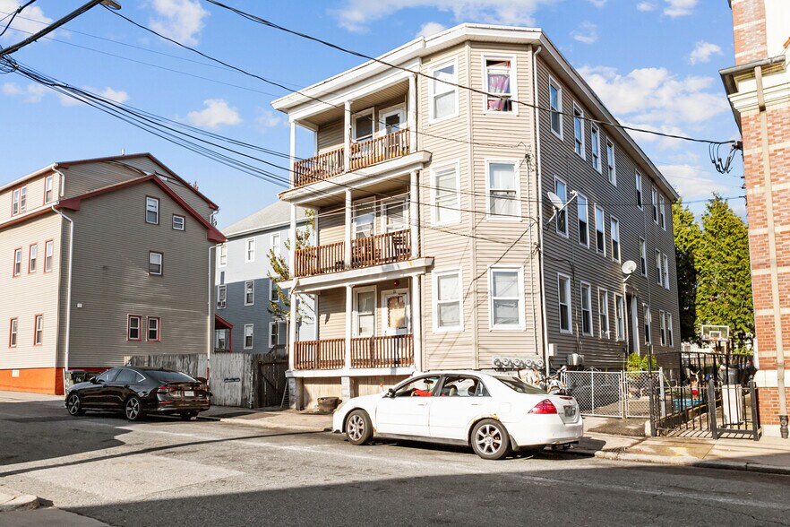 21 Russo St, Providence, RI for sale - Building Photo - Image 1 of 1