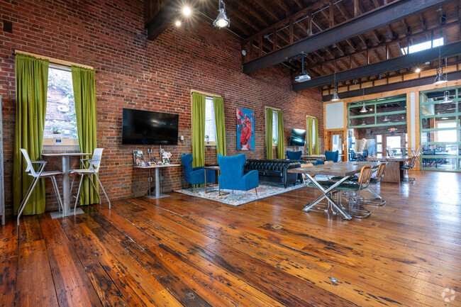 More details for 111 W Lewis St, Greensboro, NC - Coworking for Lease