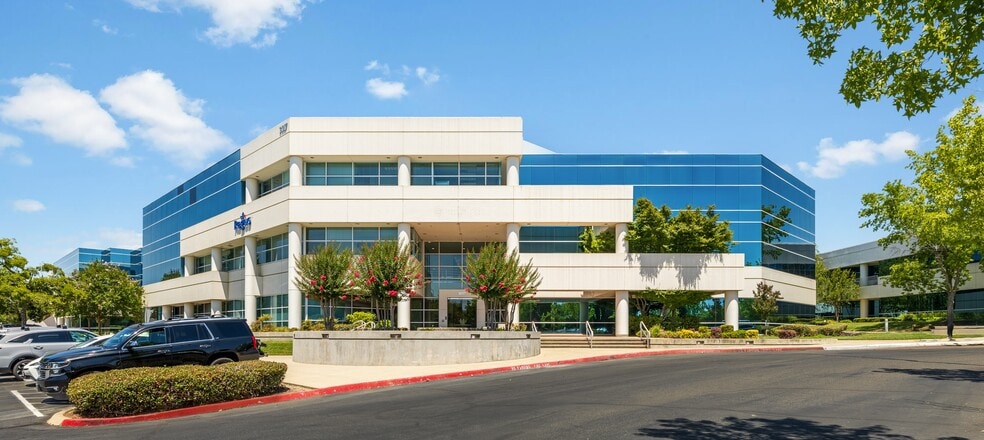 3017 Douglas Blvd, Roseville, CA for lease - Building Photo - Image 1 of 15