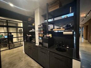 1643 N Milwaukee Ave, Chicago, IL for lease Interior Photo- Image 2 of 12