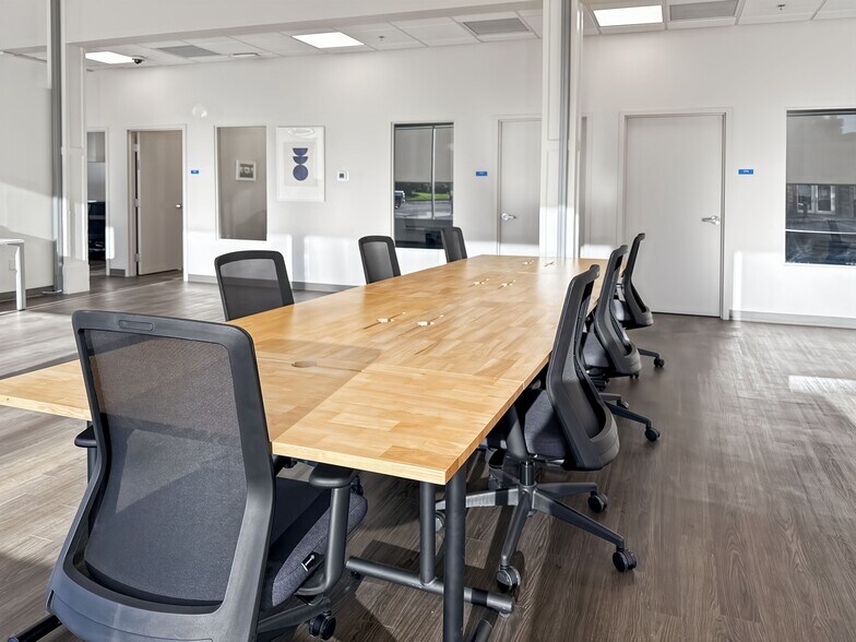 1038 Quarrier St, Charleston, WV for lease - Interior Photo - Image 2 of 15