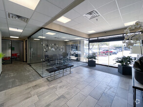 3700 Fredericksburg Rd, San Antonio, TX for lease Interior Photo- Image 1 of 6