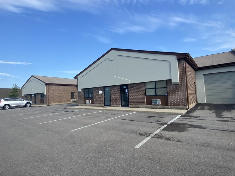 9840-9866 Crescent Park Dr, West Chester, OH for lease - Primary Photo - Image 3 of 5