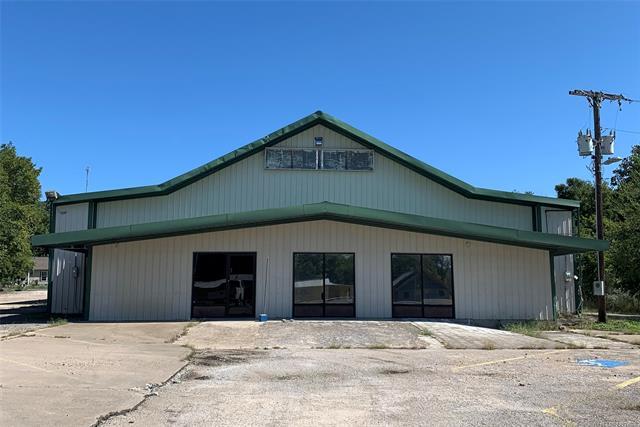 713 N 2nd St, Stilwell, OK for sale - Primary Photo - Image 1 of 28