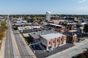 900 Broadway St, Quincy IL - Parking Garage