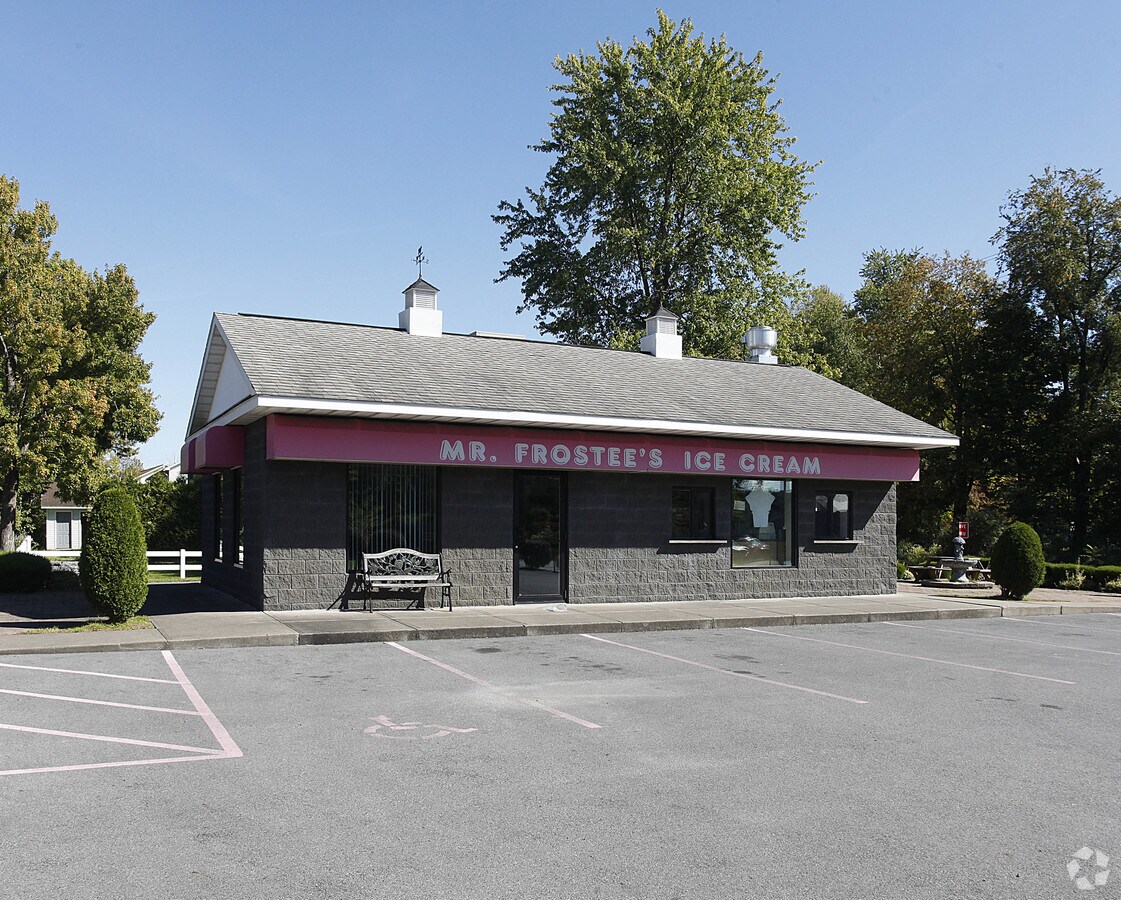 4910 Westmoreland Rd, Whitesboro, NY 13492