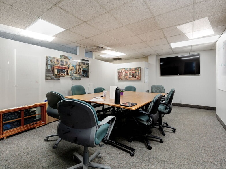 409 New State Rd, Manchester, CT for lease - Building Photo - Image 3 of 9