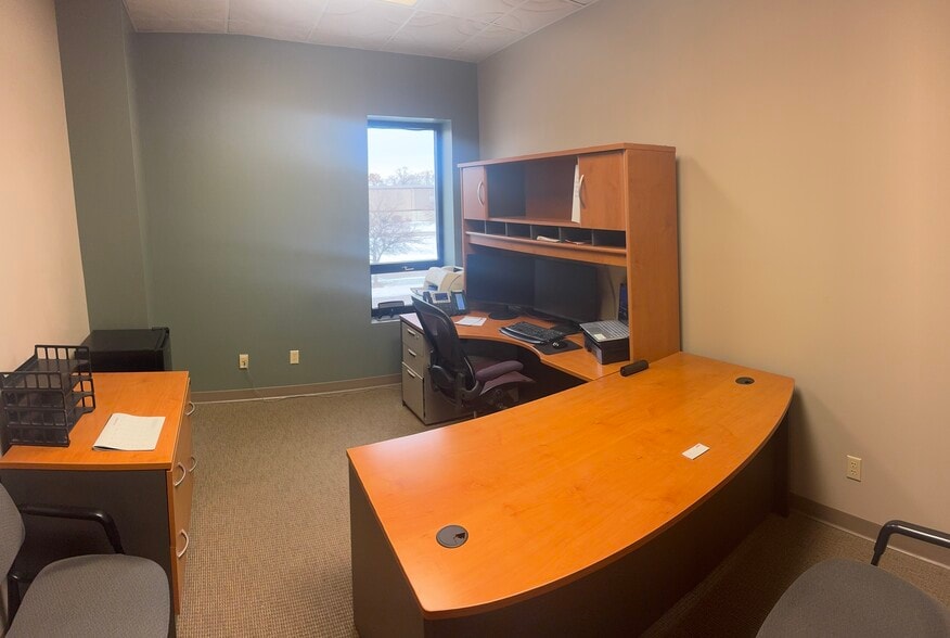 4955 Beck Dr, Elkhart, IN for lease - Building Photo - Image 2 of 5