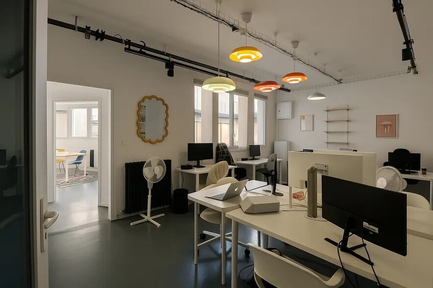 Office in Paris for lease - Interior Photo - Image 3 of 8