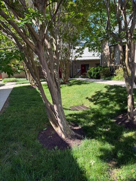 6183 Executive Blvd, North Bethesda, MD for lease - Building Photo - Image 2 of 3