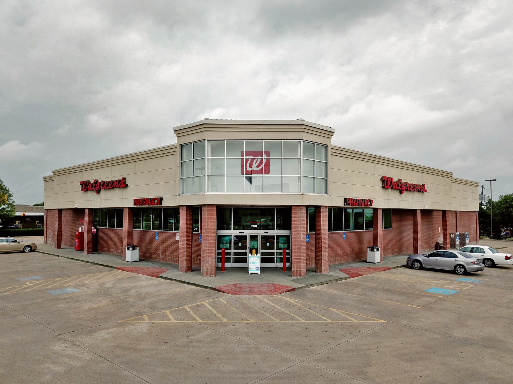 2401 W Ledbetter Dr, Dallas, TX for sale Building Photo- Image 1 of 1